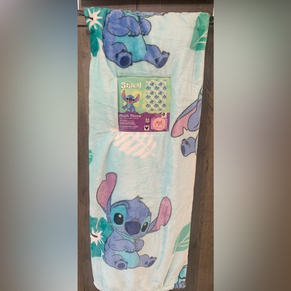 Disney Other - New Disney's Blue Stitch & Hibiscus Flowers Plush 50 x 70 Throw Blanket With Tag